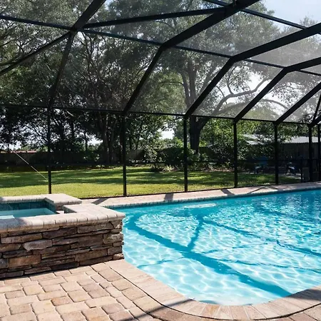 Cozy Coastal Haven-Private Pool & Outdoor Kitchen Villa